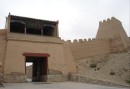 Ingång till fortet i Jiayuguan