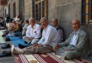 Möten i en moské i Diyarbakir
