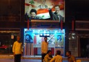 Politiska idolbilder på busstationen i Syrien