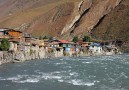 Dunai 2200 möh, distriktshuvudstad i Dolpo