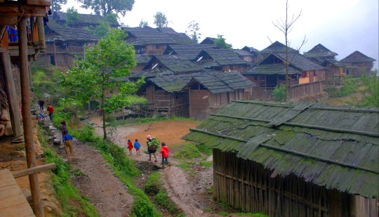 By längs vandringsvägen