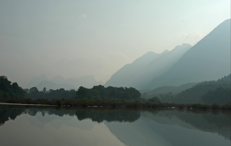 Early morninng by the river