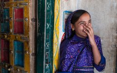 Vänlig mottagande under tur i Great Rann of Kutch