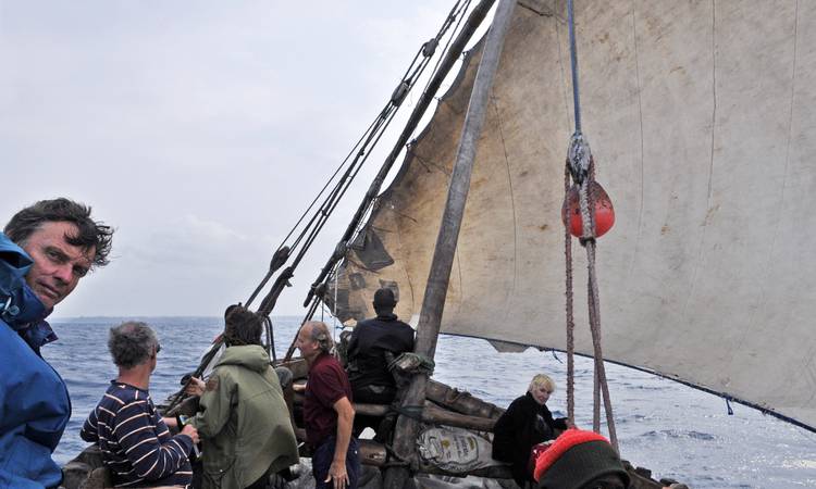 Med dhow över till Zanzibar