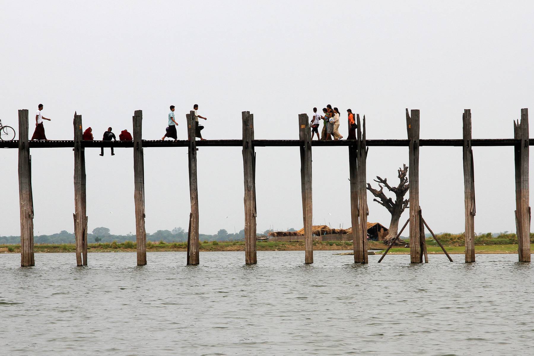 U Bein, en av landets mest fotograferade platser. Bron byggdes i teak vid mitten 1800-talet