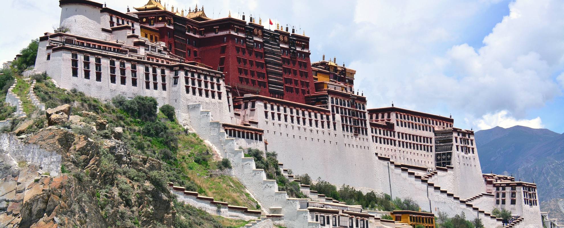 Det magiska Potalapalatset besöker du i Lhasa