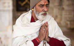 Bön i jaintempel i Palitana