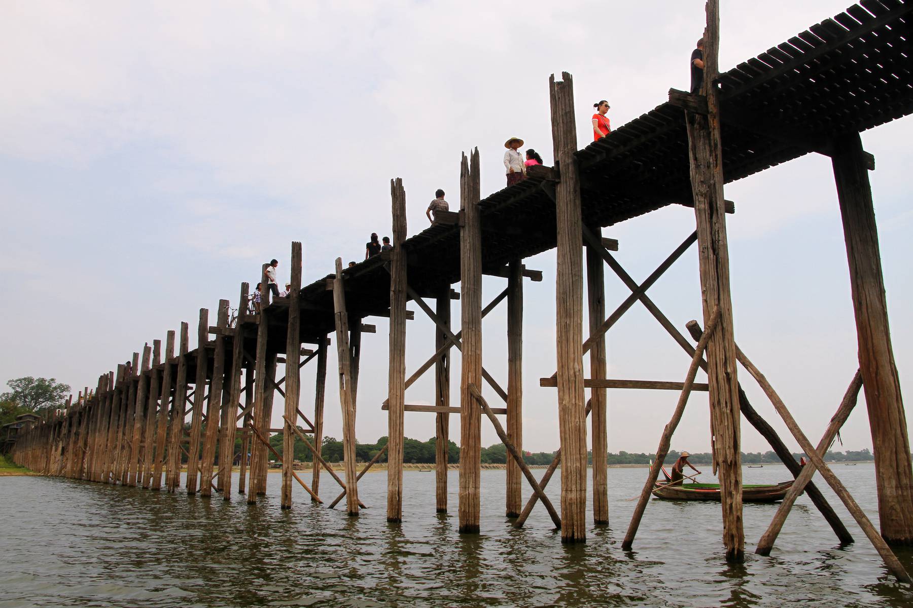 Världens längsta teakbro