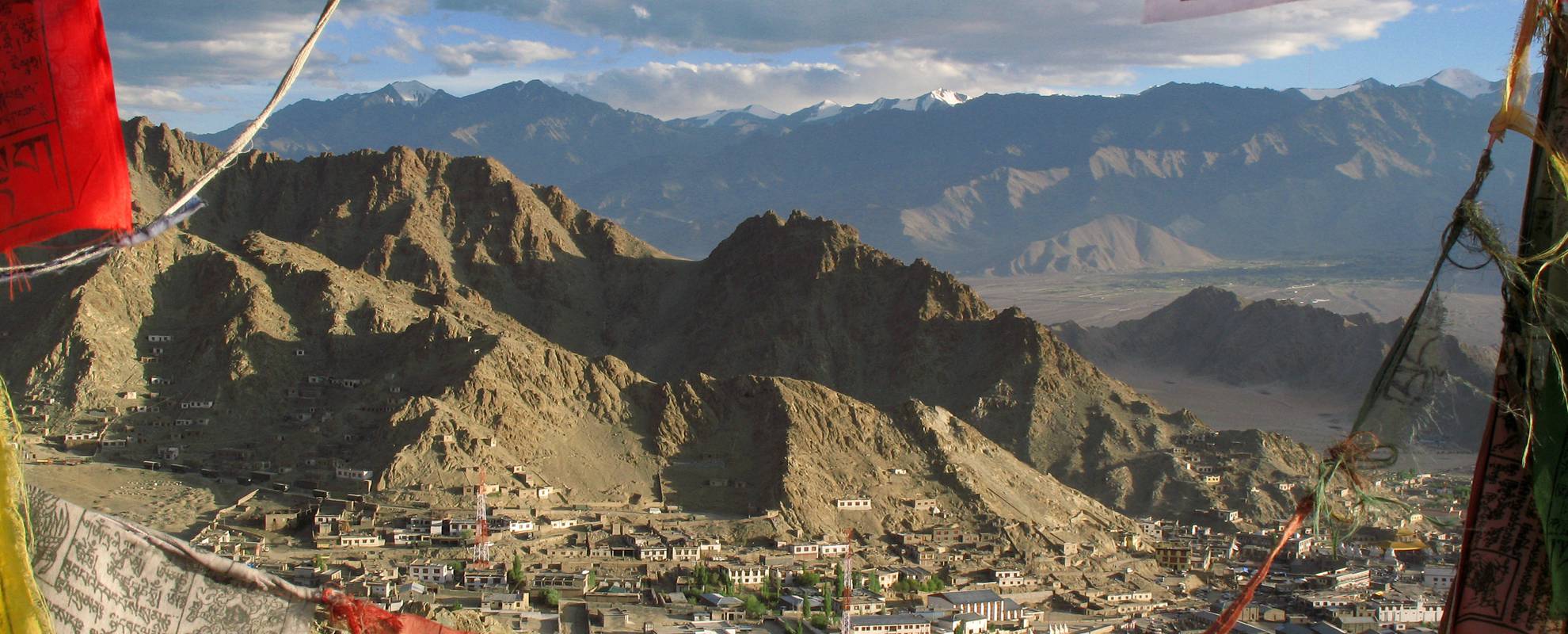 Utsikt över Leh från Namgyal Tsemo Gompa
