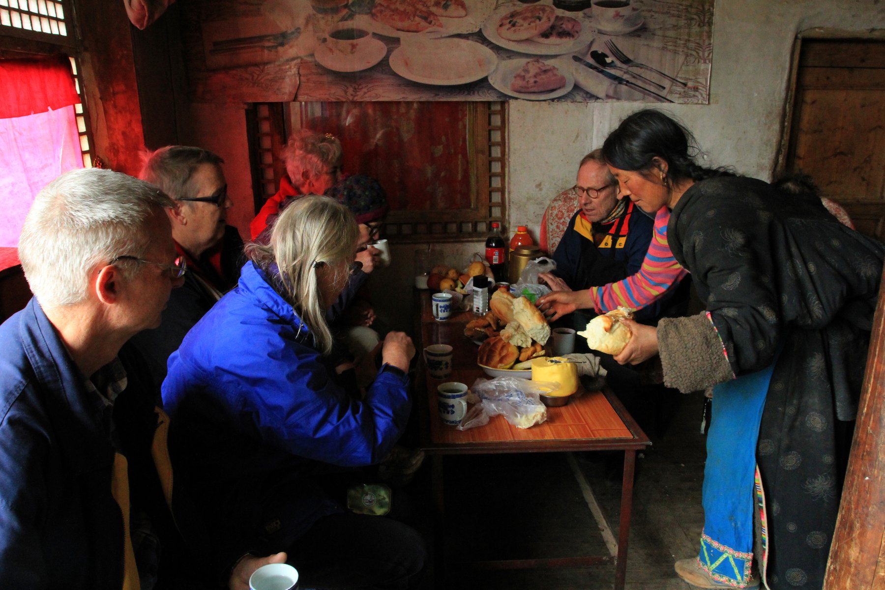 Besök hos en tibetansk familj som bor i en 2000 år gammal by