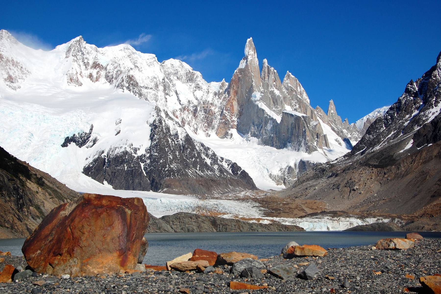 Vackra vyer i nationalparken Los Glaciares