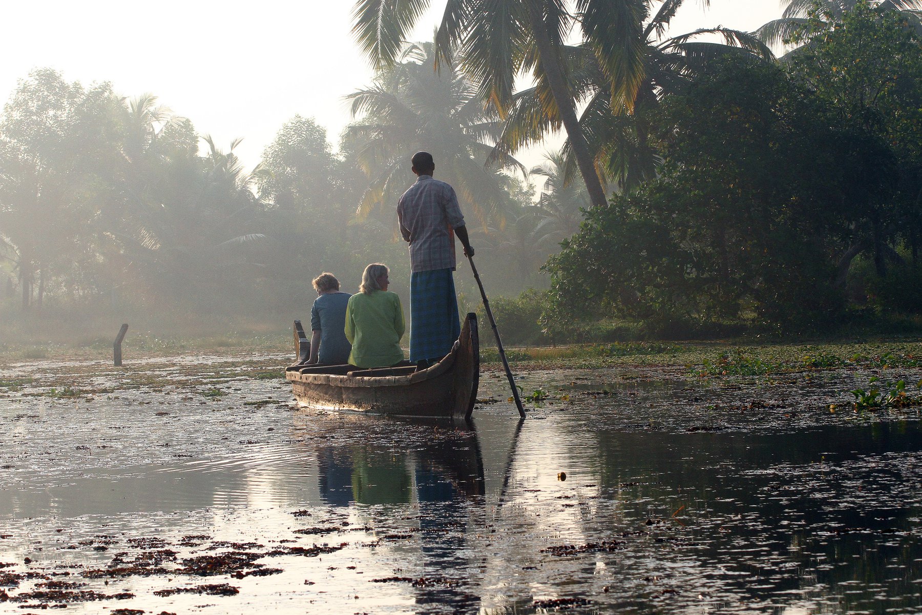 Utflykt på morgonen i Backwaters