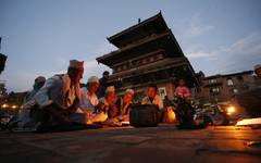 Skymning vid Durbar Square i Bhaktapur