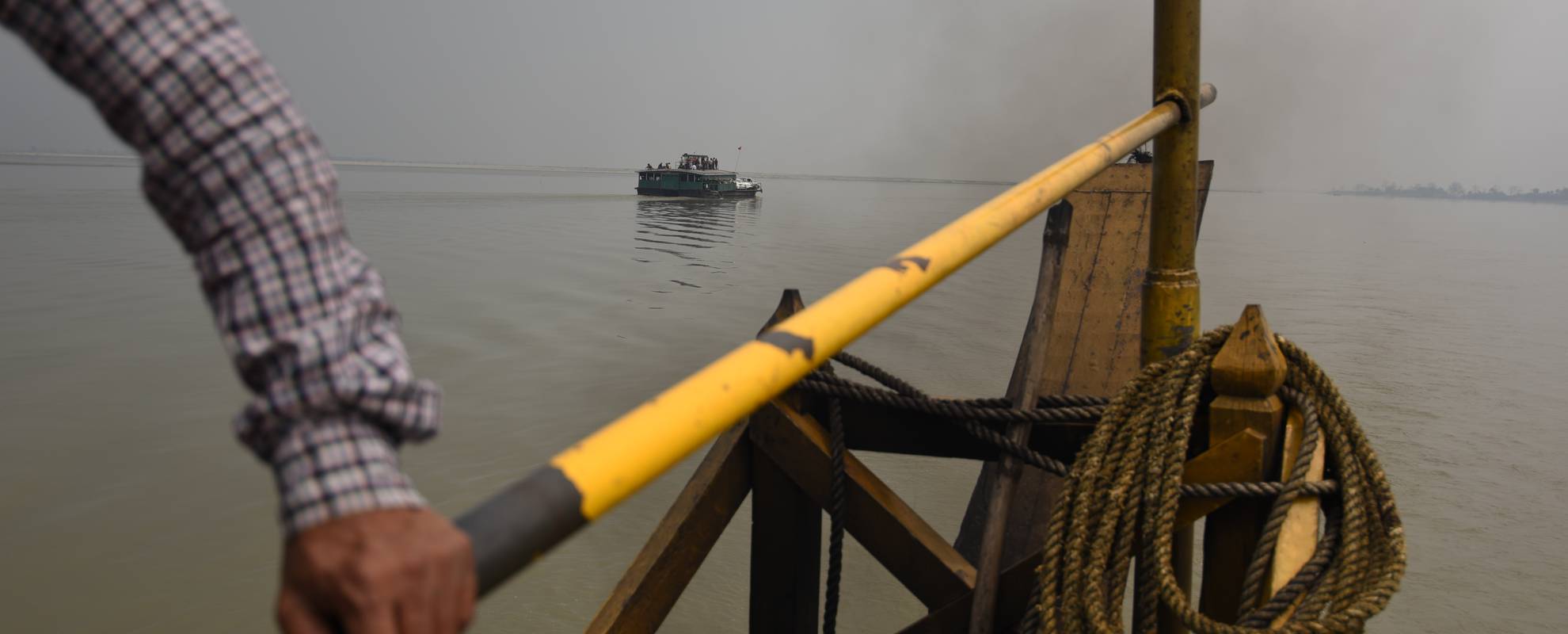 Vi chartrar en egen båt på Brahmaputrafloden