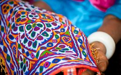 Typiskt hantverk med speglar och broderi, Rann of Kutch