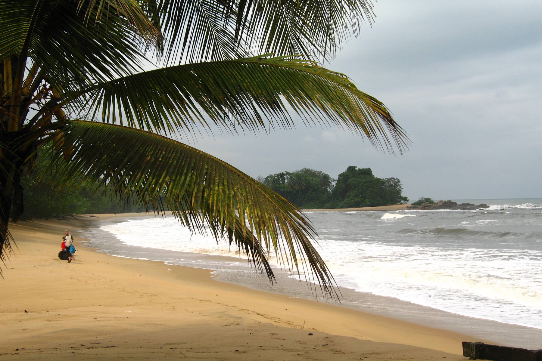 Stranden vid Tara Plage, Kribi