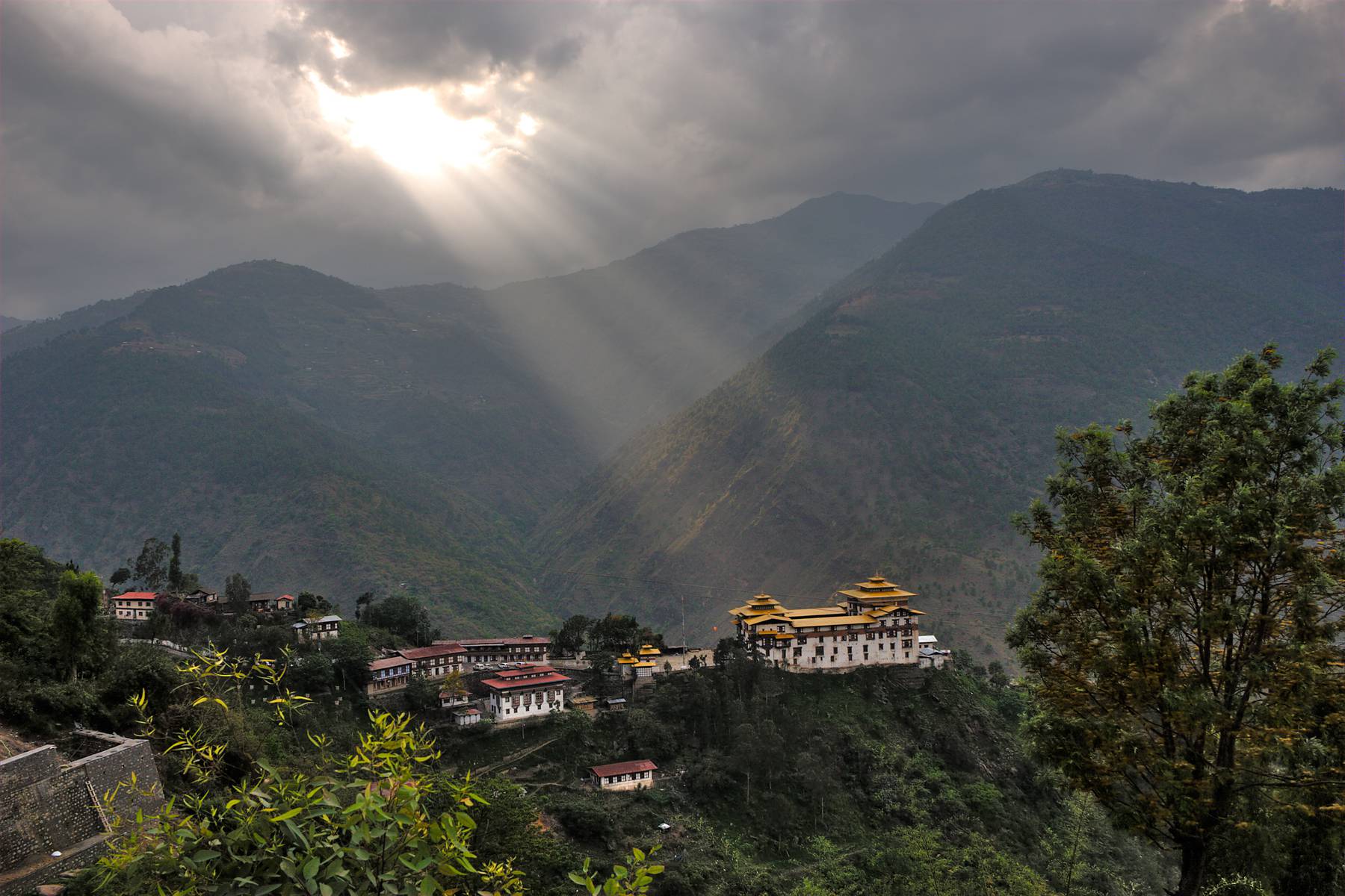En typisk vy i kungadömet Bhutan