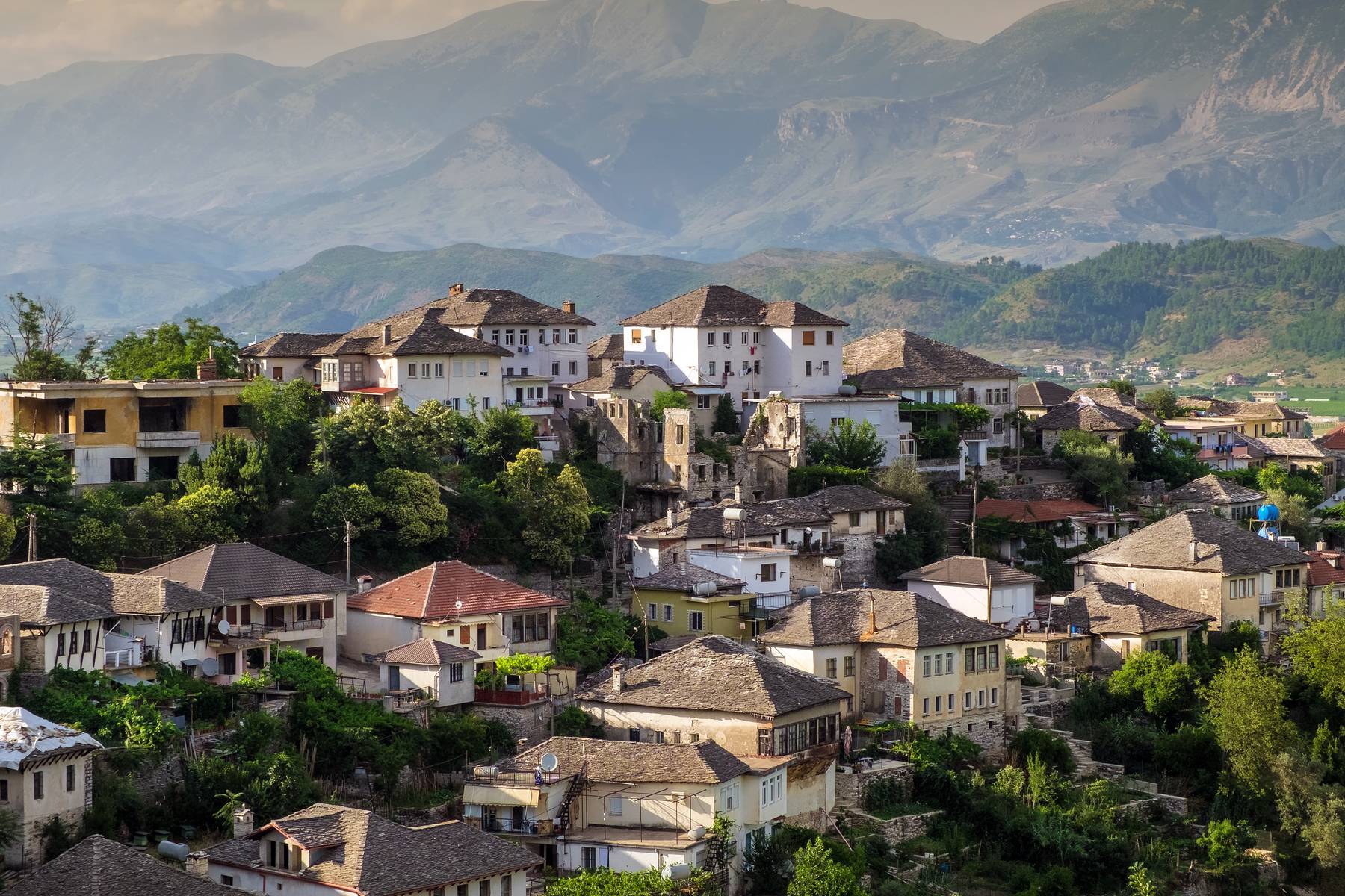 Gjirokastra med sin vackra omgivning