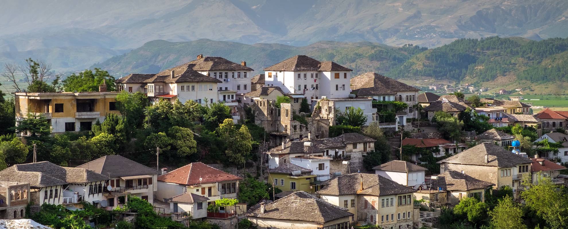 Gjirokastra med sin vackra omgivning