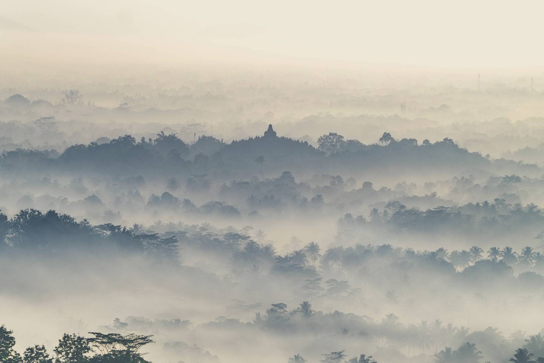 Utsikt över tempelområdet Borobudur