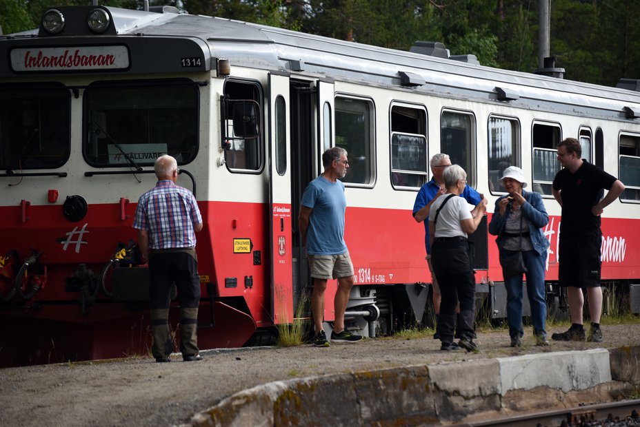 Det blir många stopp på vägen med Inlandsbanan