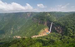 Nohkalikai vattenfallet nära Cherrapunjee