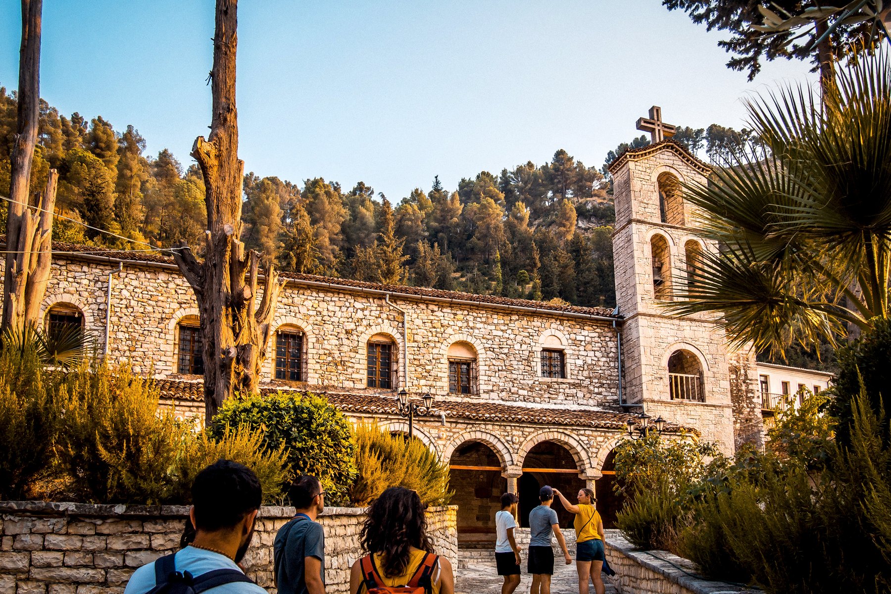 Under resan utforskar du världsarvet Berat