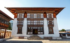 Resa Bhutan Drametse dzong