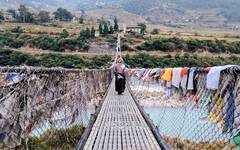 Hängbro nära Punakha Dzong