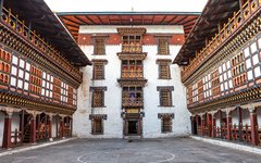 Klosterbesök vid Trashigang