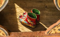 Resa Bhutan traditionella skor
