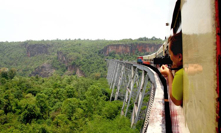 På din resa i Burma åker du tåg på den makalösa Goteikviadukten