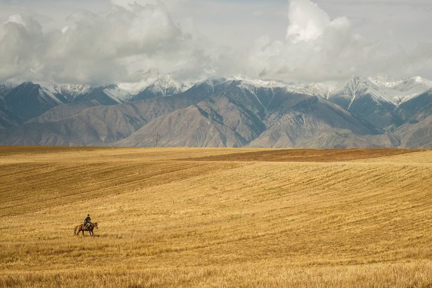 Upplev Kirgizistans oändliga vyer