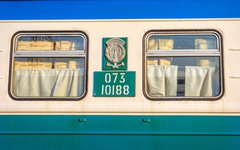 Du färdas med flera olika tåg under resan. Detta är i Uzbekistan.