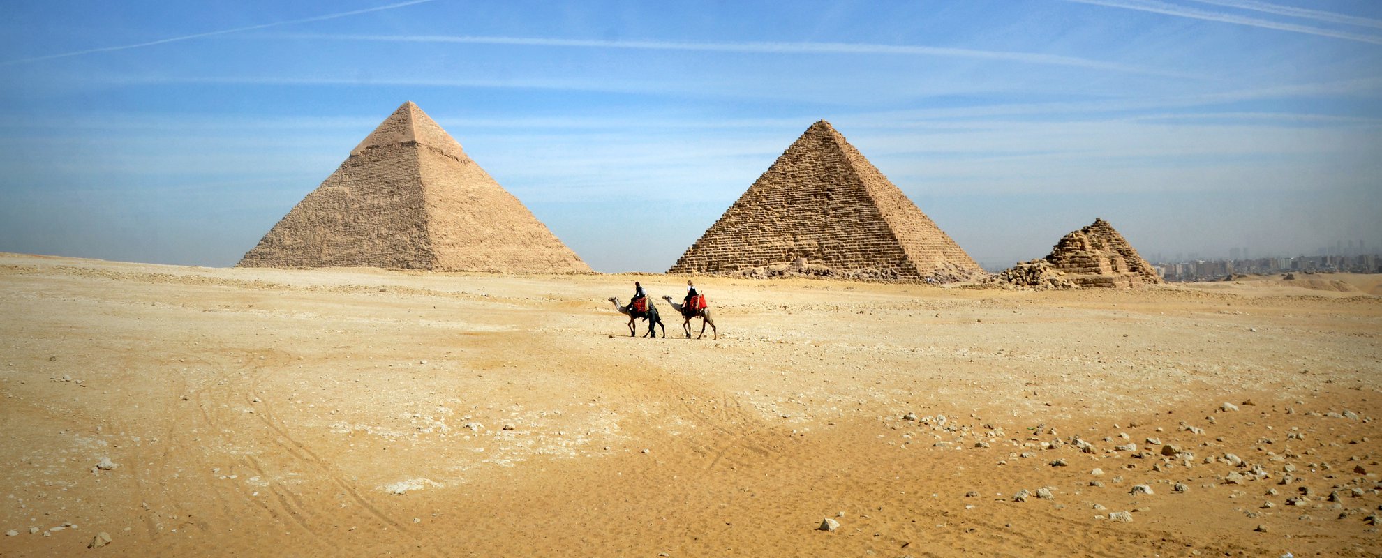 De mäktiga pyramiderna vid Giza