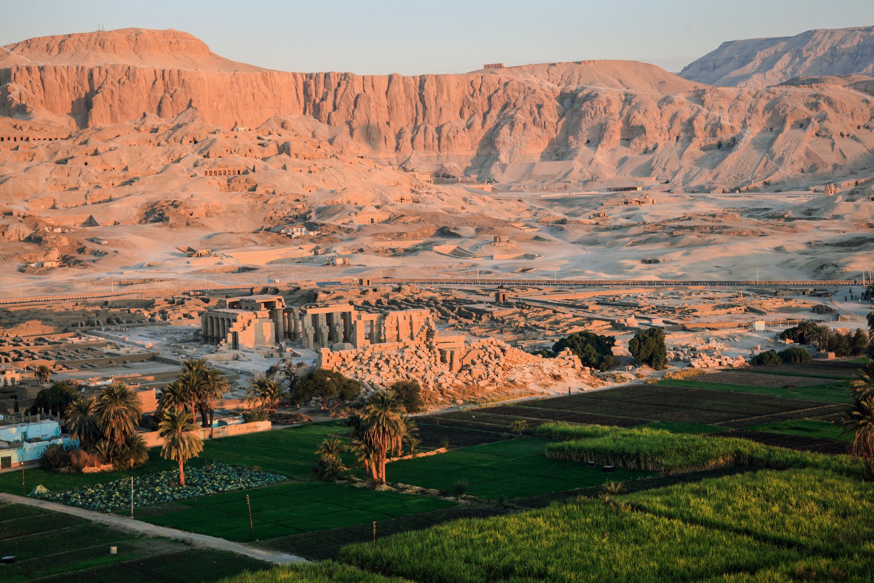 Du utforskar Konungarnas dal vid Luxor