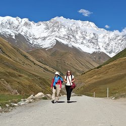 Resa Georgien Vandring till glasiären