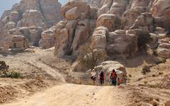 Vandringen på vackra Jordan trail  är en av många höjdpunkter på resan