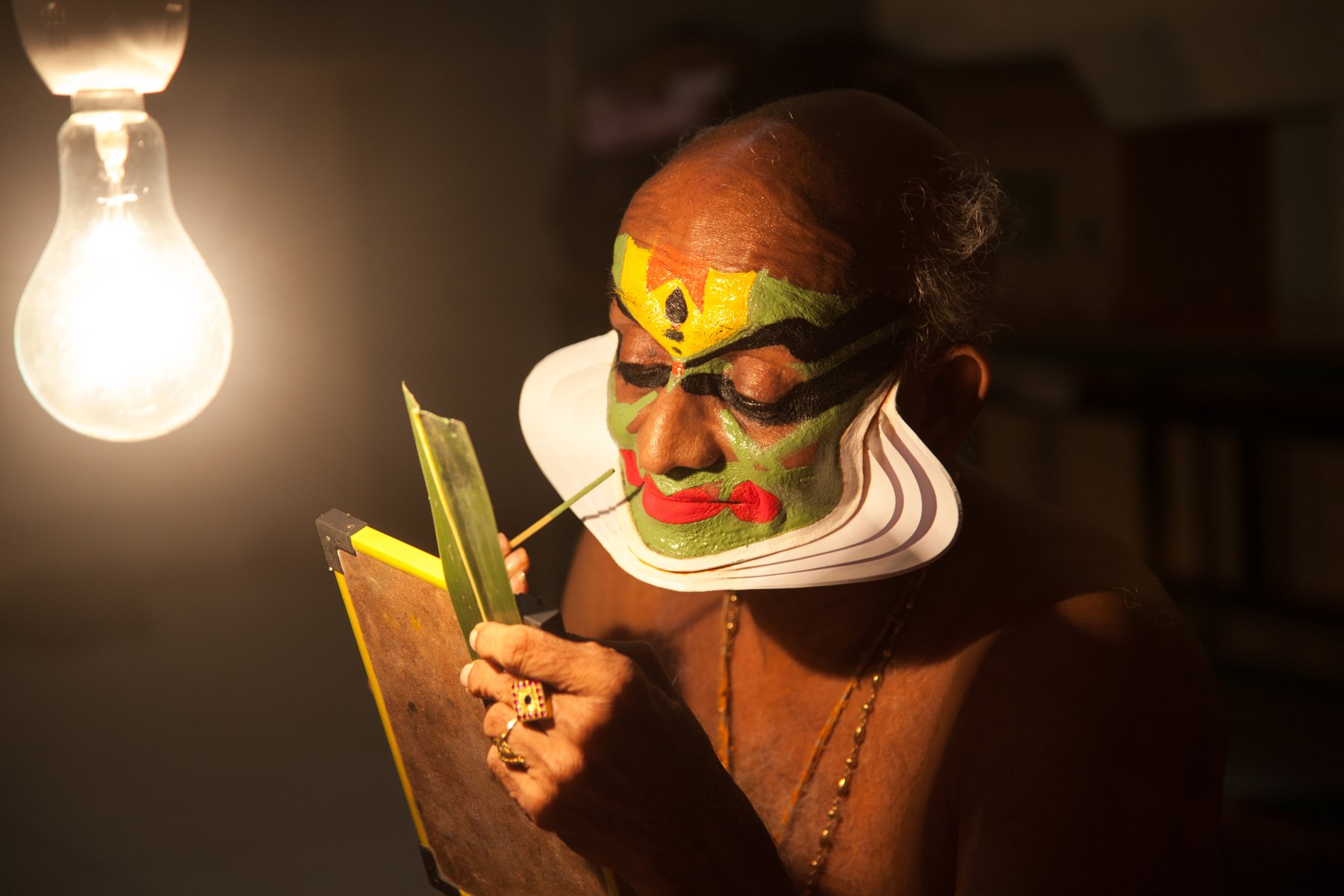 Förberedelserna inför Kathakali