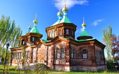 Den gamla kyrkan Holy Trinity i Karakol