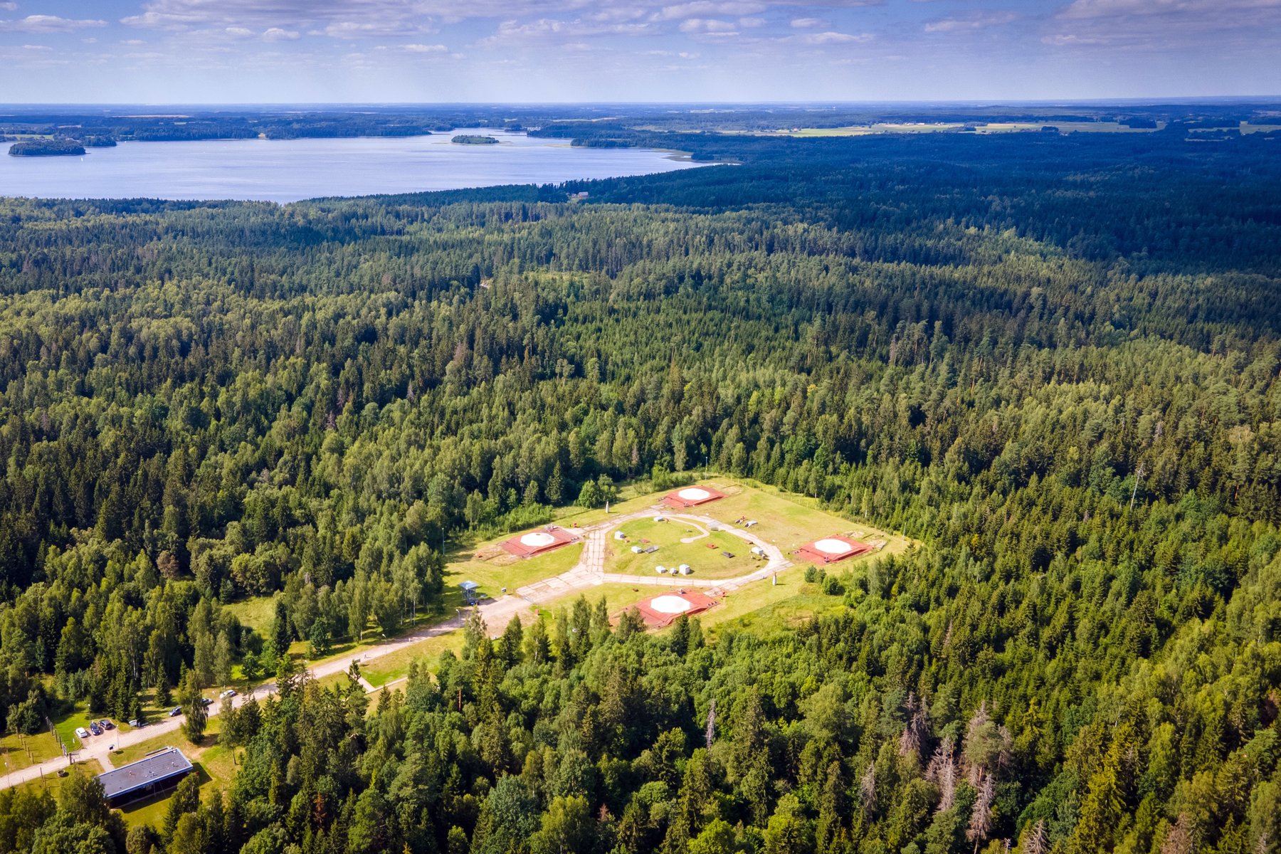 Den gamla missilbasen mitt ute i skogen som numera är ett museum