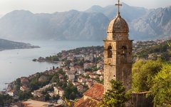Du vandrar ner för Ladder of Kotor