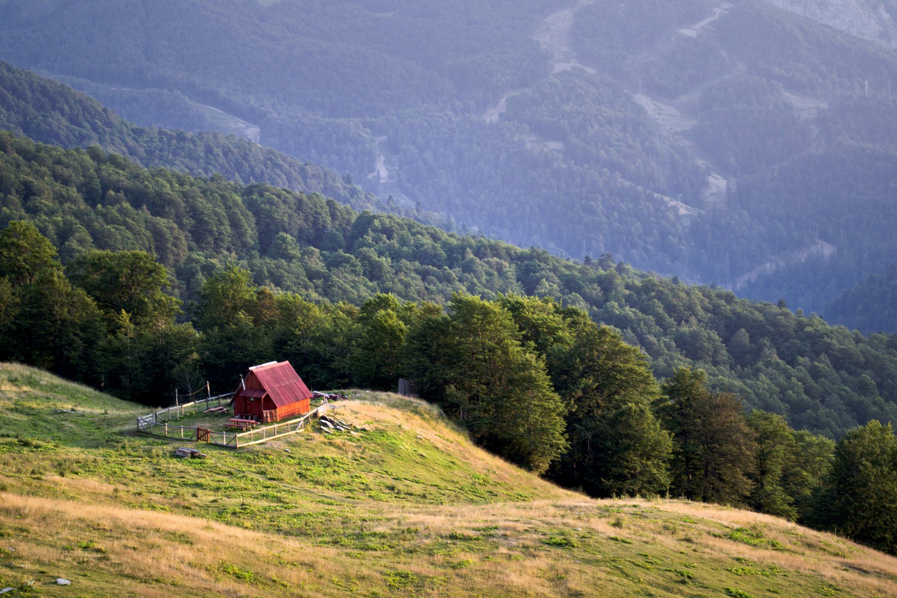 Vacker vandring i nordöstra Montenegro