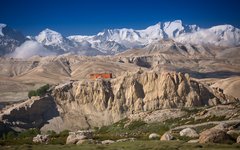 Namgyalklostret ligger vackert norr om Lho Manthang