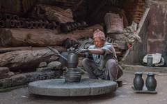 Du får ta del av hantverk i världsarvet Bhaktapur