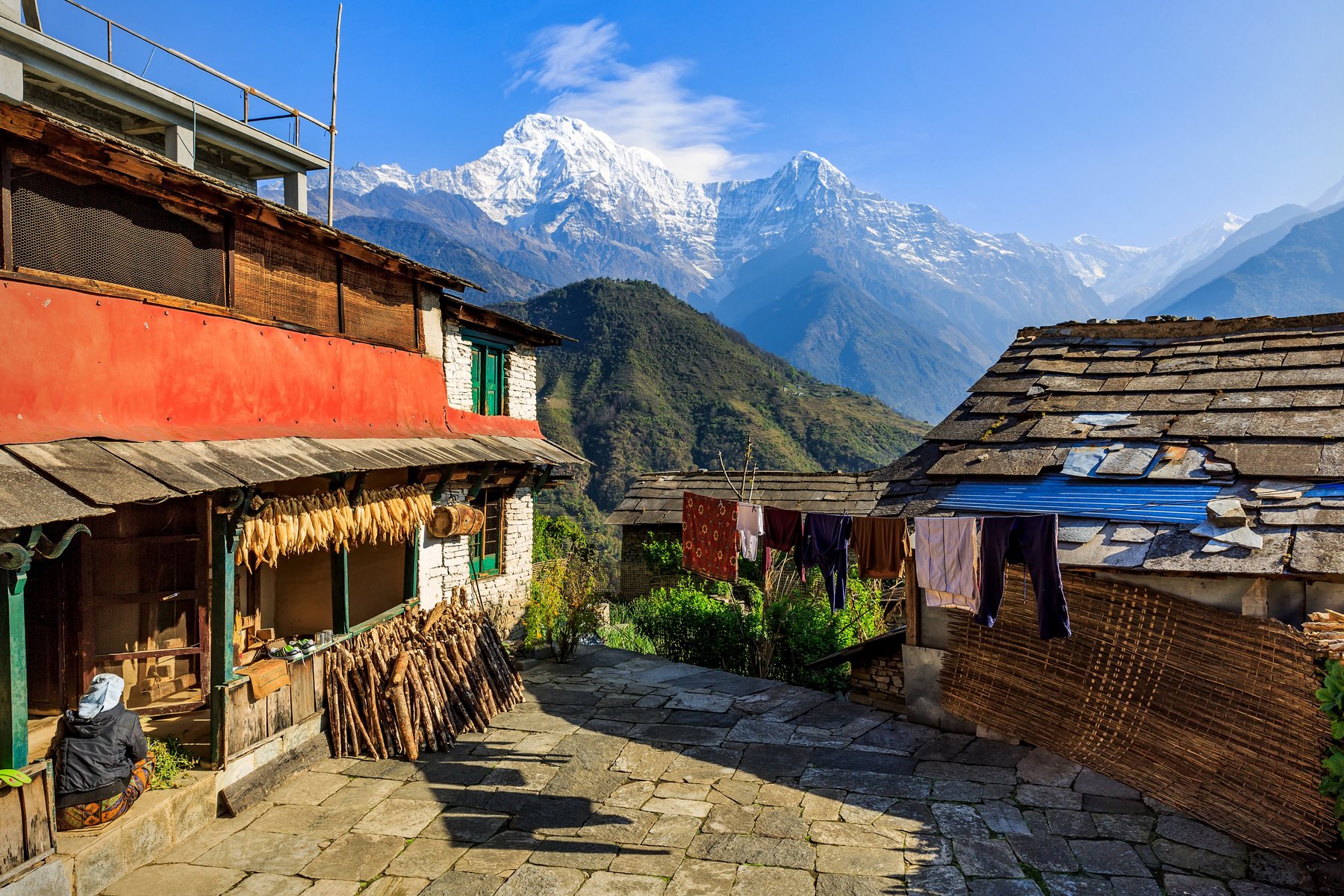 Du sover en natt i den vackra bergsbyn Ghandruk