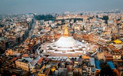 Den mäktiga stupan Boudha i Kathmandu