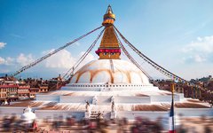 Mäktiga stupan Boudhanath i Kathmandu