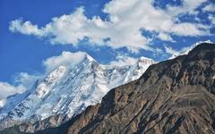 Spektakulära vyer på Karakoram Highway nära Kaghan