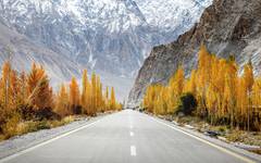 Karakoram Highway i höstfärger